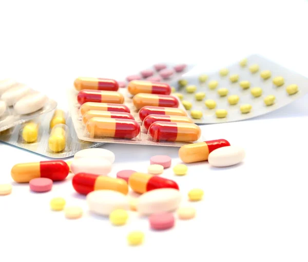 Pílulas Comprimidos Médicos Fundo Branco — Fotografia de Stock
