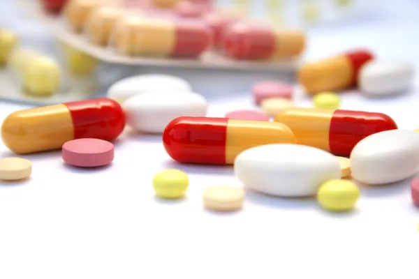 Medische Pillen Tabletten Witte Achtergrond Rechtenvrije Stockafbeeldingen
