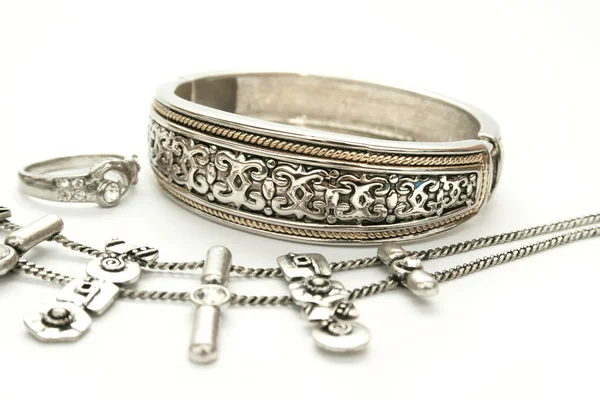 Náramek, prsten a náhrdelník — Stock fotografie