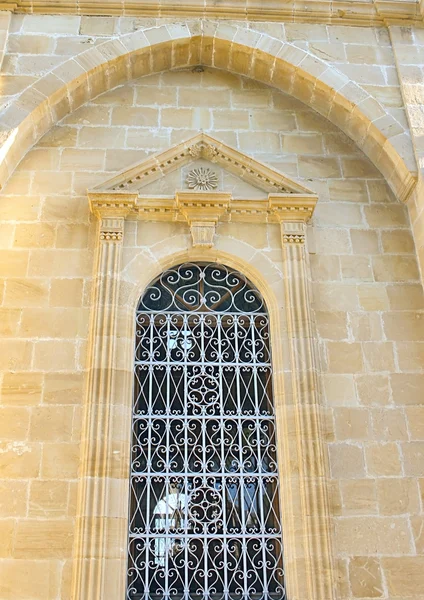 Стара церква вікно — стокове фото