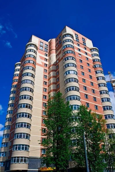 Modern Apartment Buildings Sunny Day Modern Building Blue Sky — стоковое фото