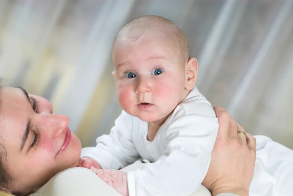 Mather med baby — Stockfoto