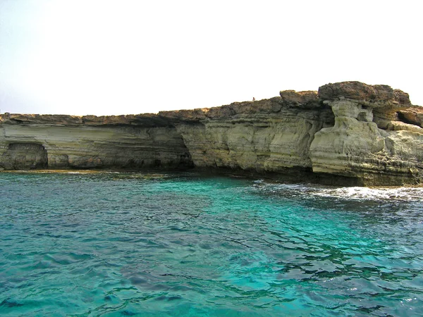 Hav-landskap med rock — Stockfoto