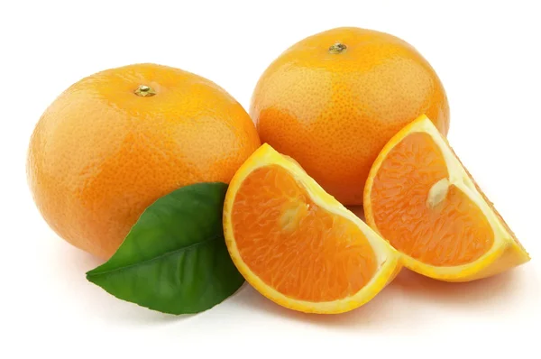 Ripe Orange Slices Isolated White Background — Stockfoto