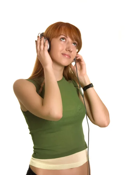Romantisk flicka lyssna på musik — Stockfoto