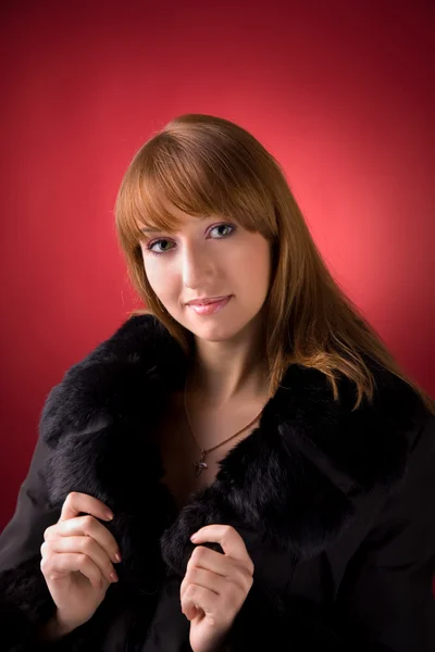 Menina glamourosa em casaco de pele — Fotografia de Stock