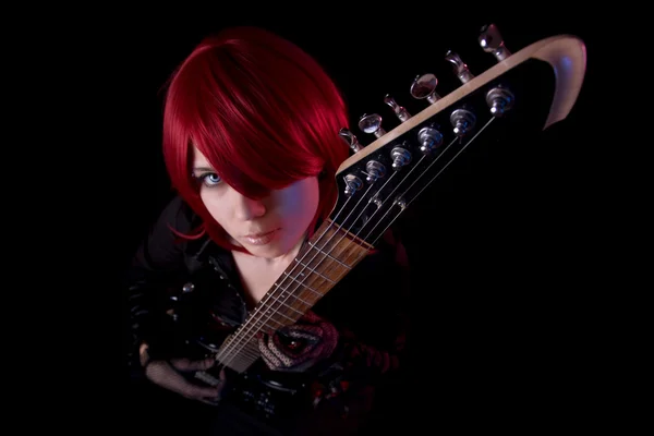 Chica sensual con guitarra, vista de ángulo alto — Foto de Stock