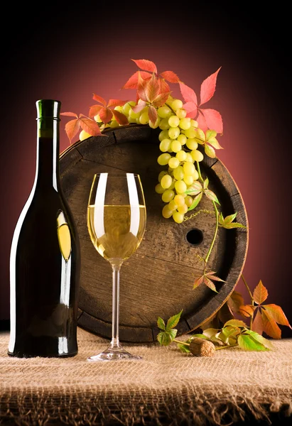 Composição do vinho e da uva — Fotografia de Stock