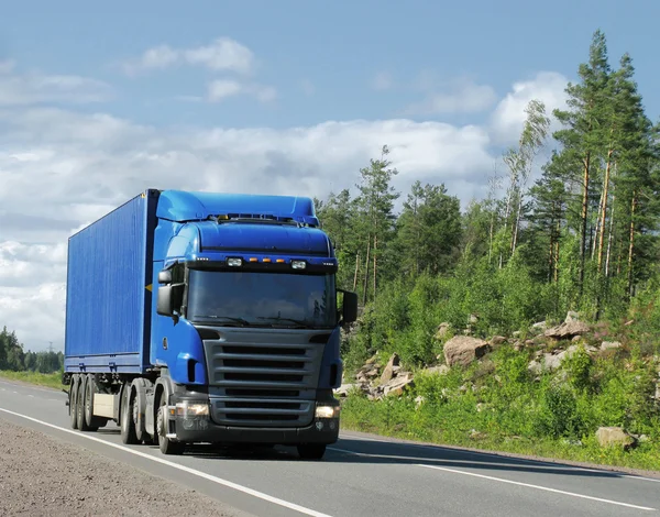 Big Truck Moving Forest — Φωτογραφία Αρχείου