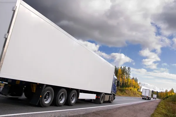 Vrachtwagen Een Snelweg — Stockfoto