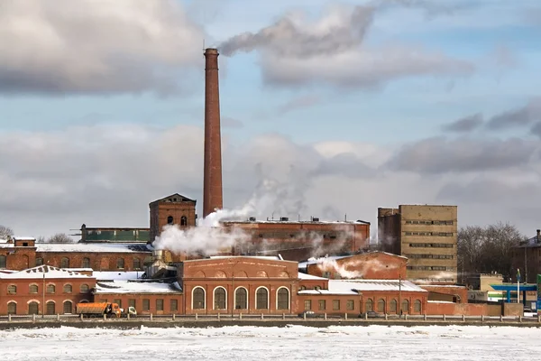 Staré továrny stále dýchá — Stock fotografie