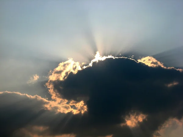 Ciemne chmury słońce — Zdjęcie stockowe