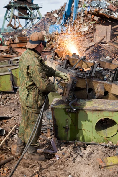 Welder using an acetylene torch — Stock Photo, Image