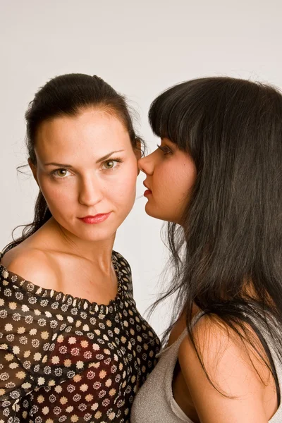 Meninas beijo — Fotografia de Stock