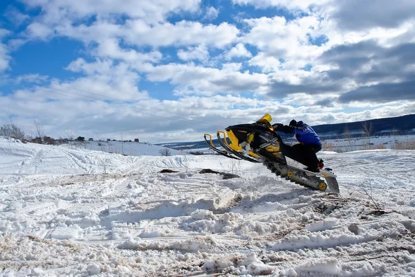 Competitions on snowmobile. — Stock Photo, Image