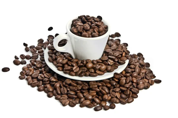 Kopje koffie, vol bonen. — Stockfoto