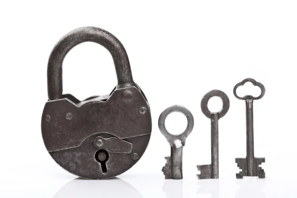 旧锁和钥匙 — 图库照片