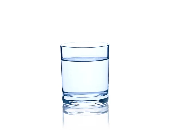 Glas met water geïsoleerd — Stockfoto