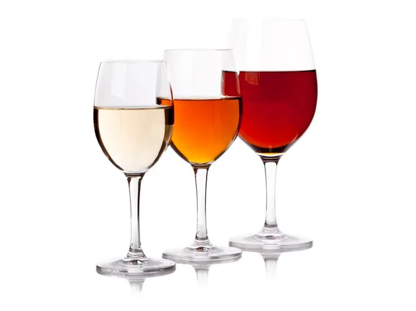 Gläser mit Wein unterschiedlicher Farbe — Stockfoto