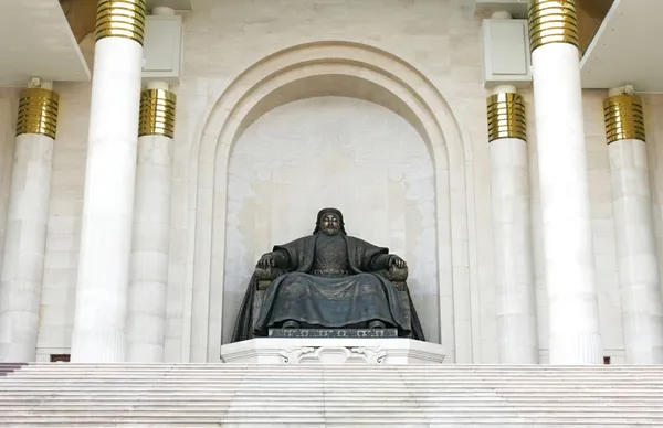 Standbeeld van genghis khan — Stockfoto