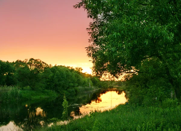 Rzeka w zachodzie słońca — Zdjęcie stockowe