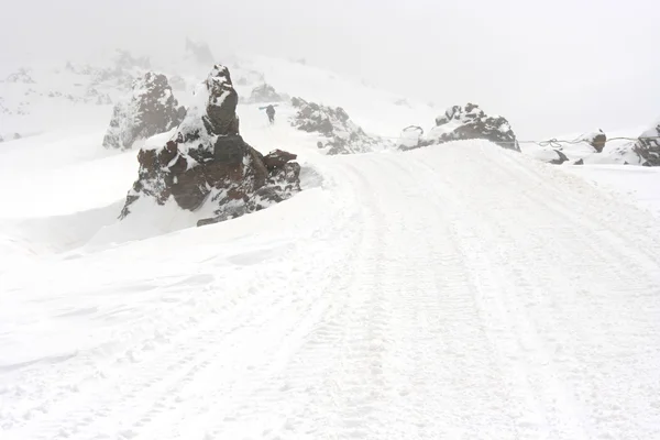 Camino de montaña en el invierno —  Fotos de Stock