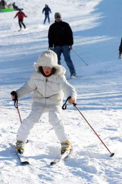 L'apprentissage du ski — Photo