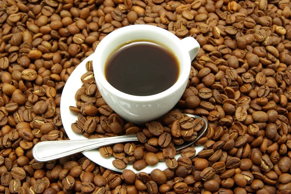 Xícara branca com café — Fotografia de Stock