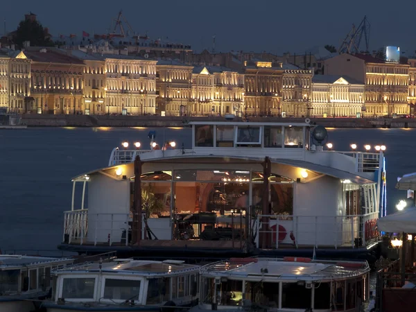 San Petersburgo por la noche —  Fotos de Stock
