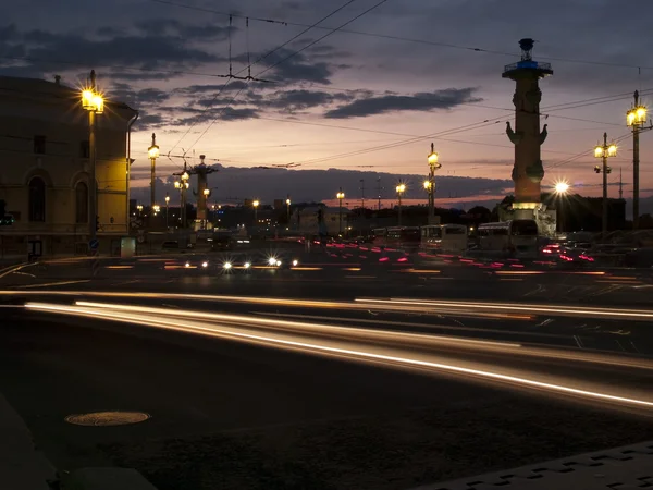 São Petersburgo trafifc à noite — Fotografia de Stock