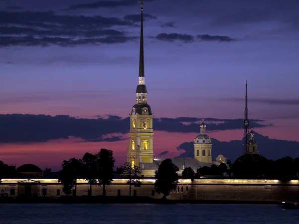 在晚上的圣彼得斯堡 — 图库照片