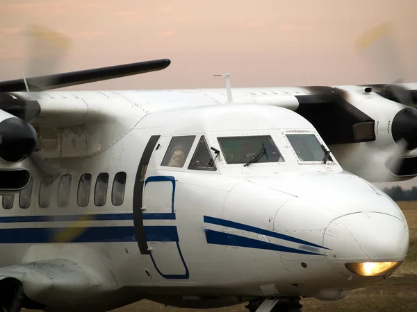 Commuter plane ready to go — Stock Photo, Image
