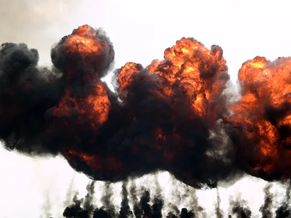 Explosie vuur en rook — Stockfoto