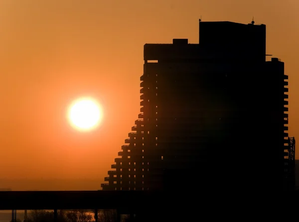 Будівельний майданчик на сході сонця — стокове фото