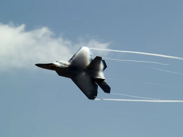 F-22 schnelle Wende lizenzfreie Stockfotos