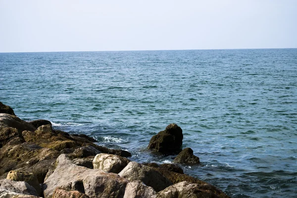 Kameny v Atlantském oceánu — Stock fotografie