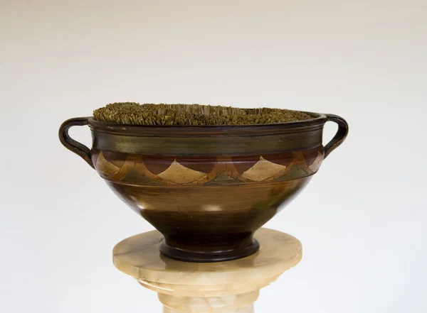 Brązowy drewno wazon na stole kamień — Zdjęcie stockowe