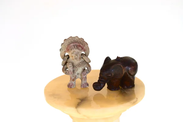 Азиатский сувенир удачливый слон и этник — стоковое фото