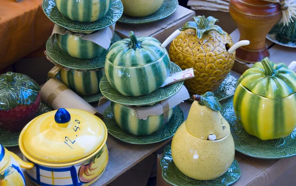 Set de cerámica artesanal de colores —  Fotos de Stock