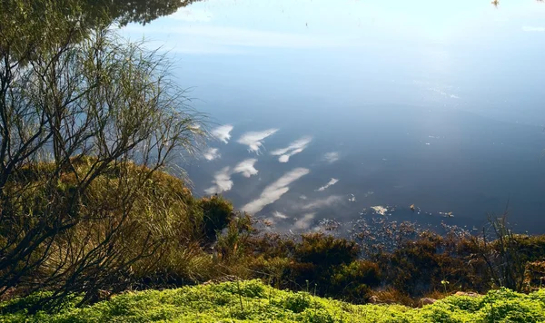호수 위에 일몰 하늘 — 스톡 사진