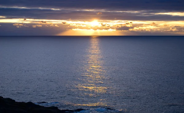 Coucher de soleil sur l'océan Atlantique — Photo
