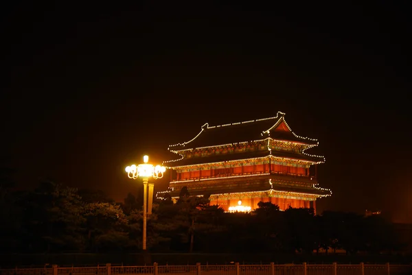 Ночное освещение храма — стоковое фото