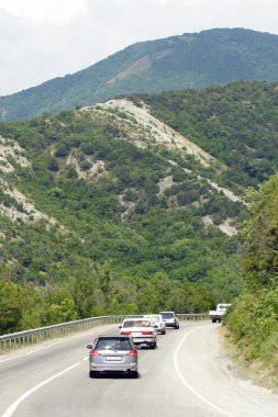 Yılan gibi dağ yolu