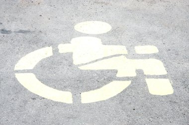 tekerlekli sandalye bir iz