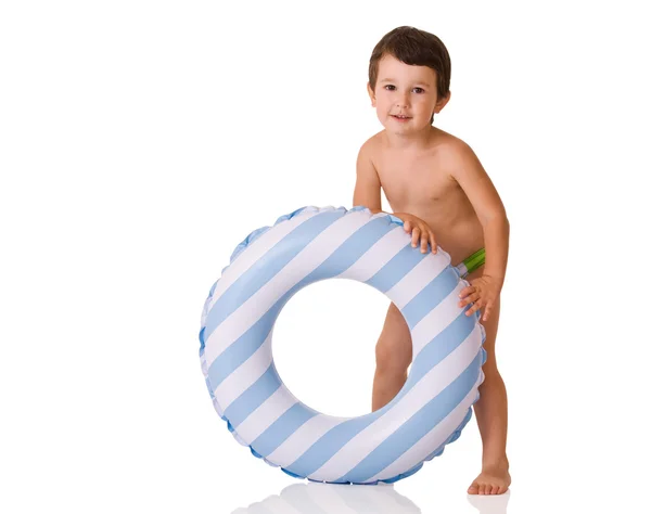 Malý chlapec s gumovým kroužkem Stock Obrázky