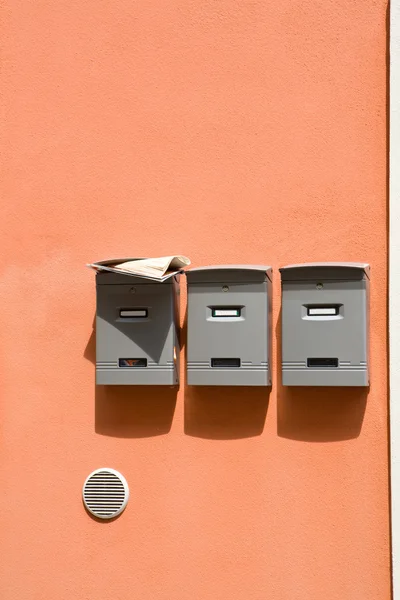 Três caixas postais — Fotografia de Stock