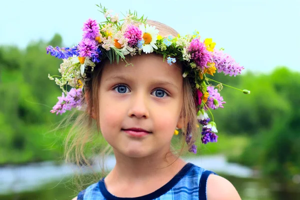 Girl in the wreath — Stock Photo, Image