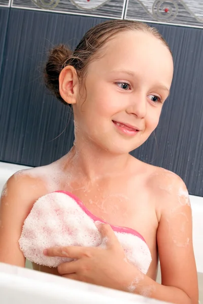 Flicka i badet — Stockfoto