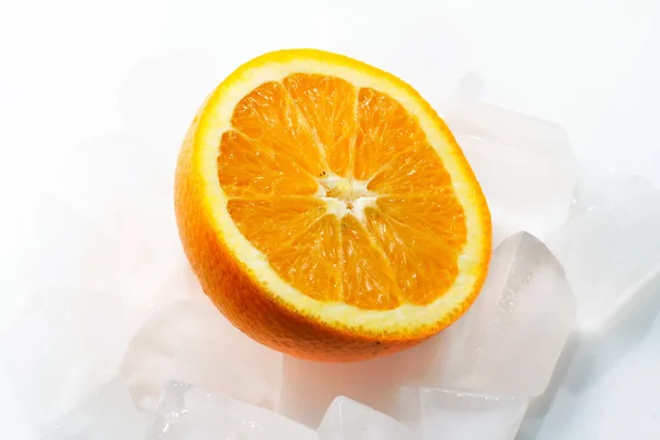 Orange und Eis — Stockfoto