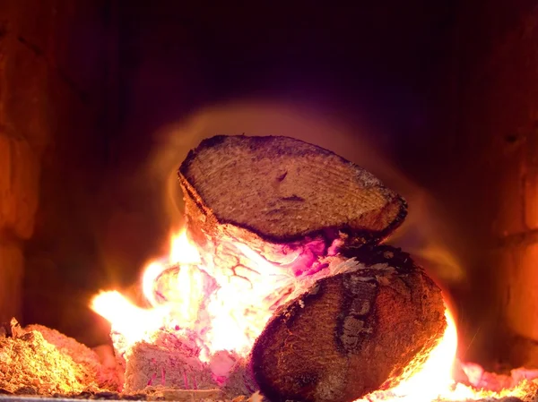 Brinnande loggar i brand — Stockfoto
